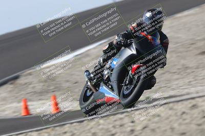 media/Nov-01-2025-TrackDaz (Sat) [[2b4d5192bc]]/B Group/1220pm (Turn 2 Outside)/